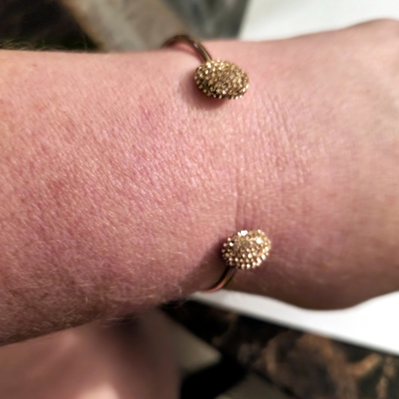 Shiny Rose Gold Circle Cuff Bracelet with shiny diamond rhinestone effect ends - Picture 3 of 3